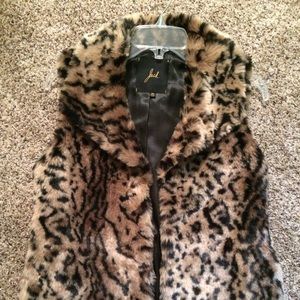 Jack by BB Dakota Leopard Vest