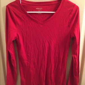 ❤️ Red Long Sleeved V-Neck • Women's • Merona