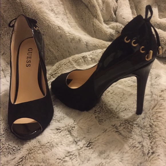 BRAND NEW black Guess heels!!