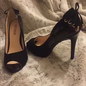 BRAND NEW black Guess heels!!