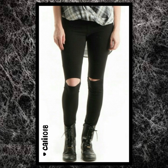 2 LEFT🆕Black Knee Out Super Cool Leggings - Picture 2 of 4