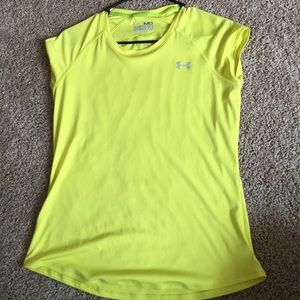 Under armour athletic top size medium