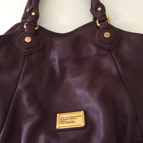Burgundy/Wine Colored hobo shoulder bag.