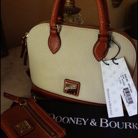 NWT Dooney & Bourke "Bitsy" w/matching Coin Case