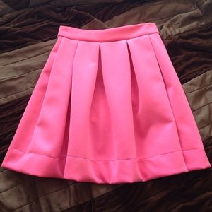 Pink flare skirt with black detail zipper