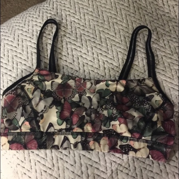 Lululemon adorable butterflies sports bra💜