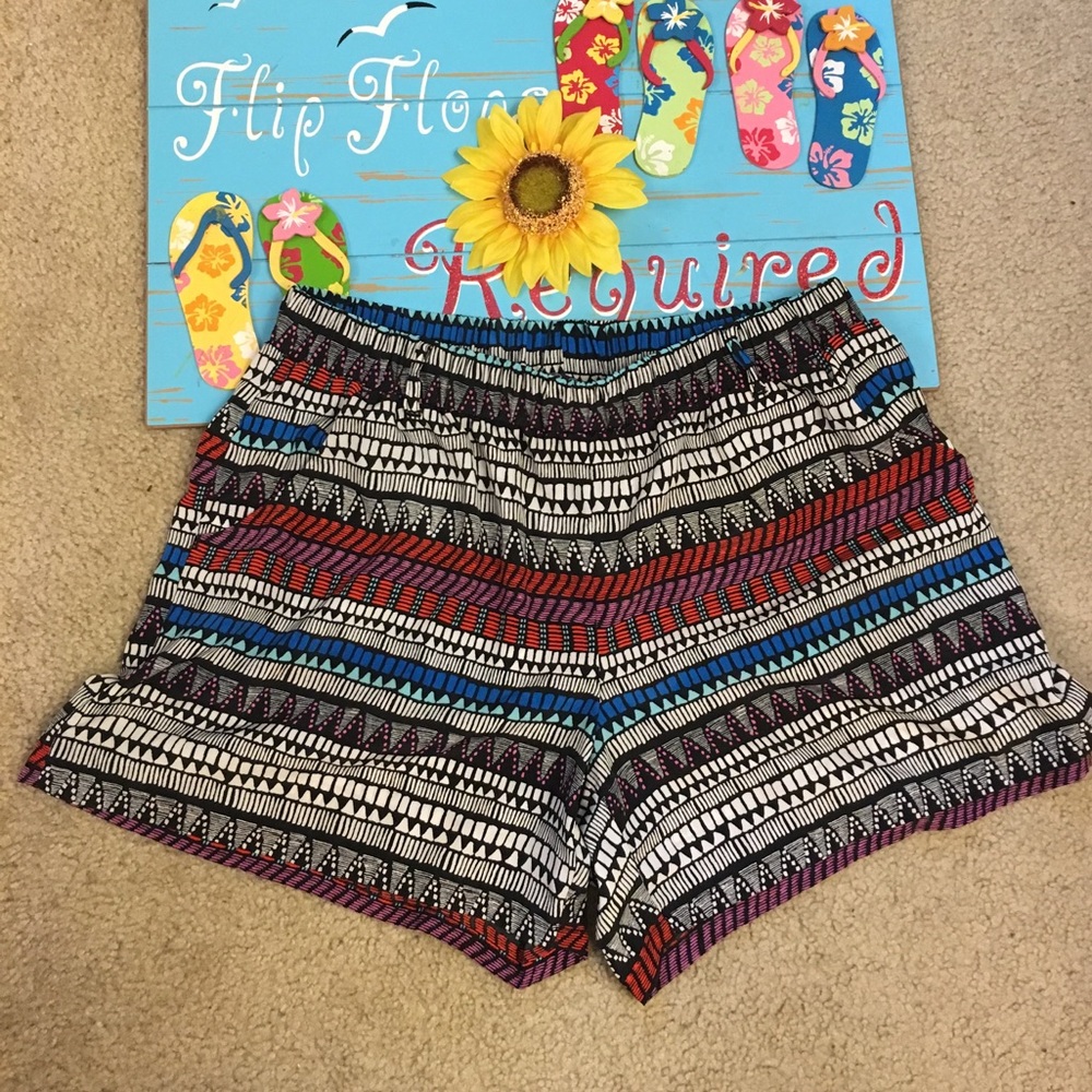 💕Like new Shorts by BeBop💕 - Picture 4 of 8