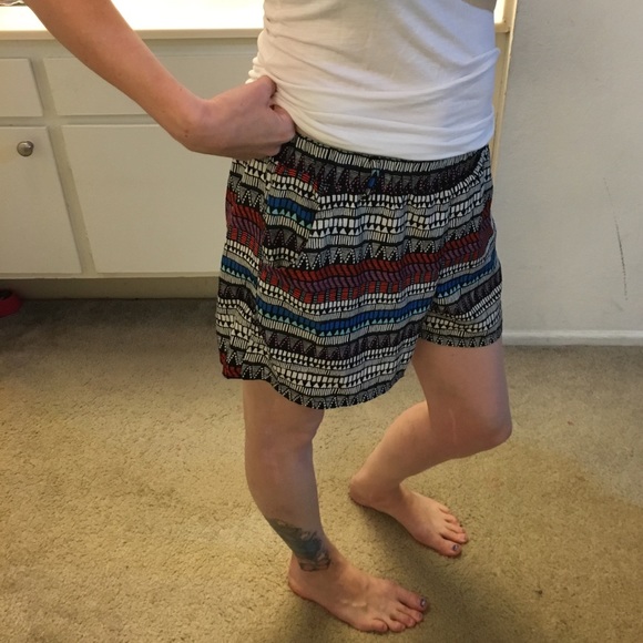 💕Like new Shorts by BeBop💕 - Picture 3 of 8