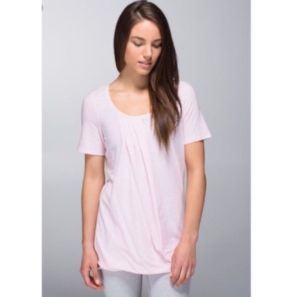 Lululemon Barely Pink Heather Twisted tee💗