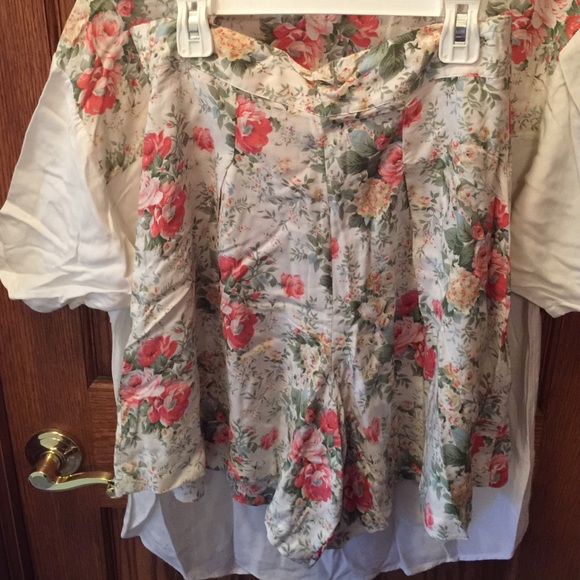 Women's Shirt and Shorts Set - Picture 3 of 4