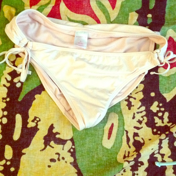 b̌ǒȟǒ f̌ǐňď 👙 swim bottom