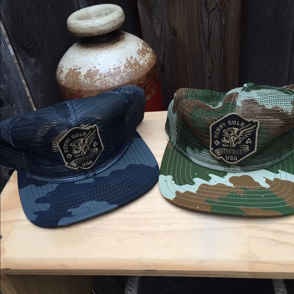 ⚡️BENNY GOLD SNAP BACK HATS⚡️