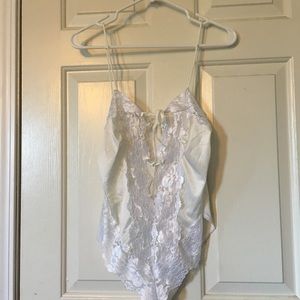 🚫 SOLD 🚫 Vintage silk & lace lingerie cream