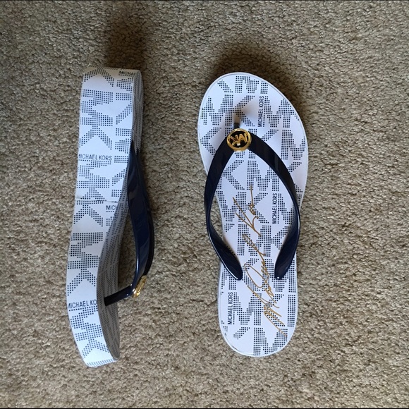 MICHAEL KORS BEDFORD FLIP FLOP