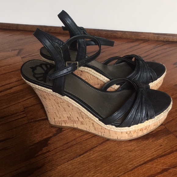 black wedges