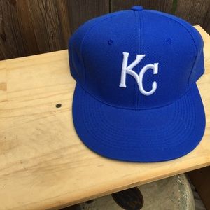 ⚡️KC ROYALS FITTED CAP⚡️