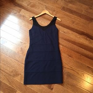 Navy banded cocktail dress for fall weddings!