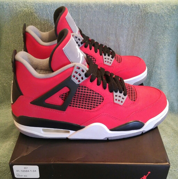 "JORDANS"!! Jordan retro 4's (toro)