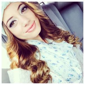 Meet your Posher, Danielle