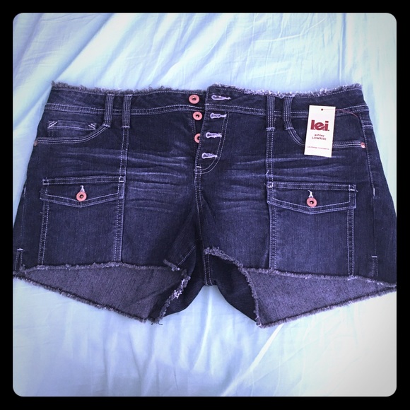 Low Rise Jean Shorts 💙