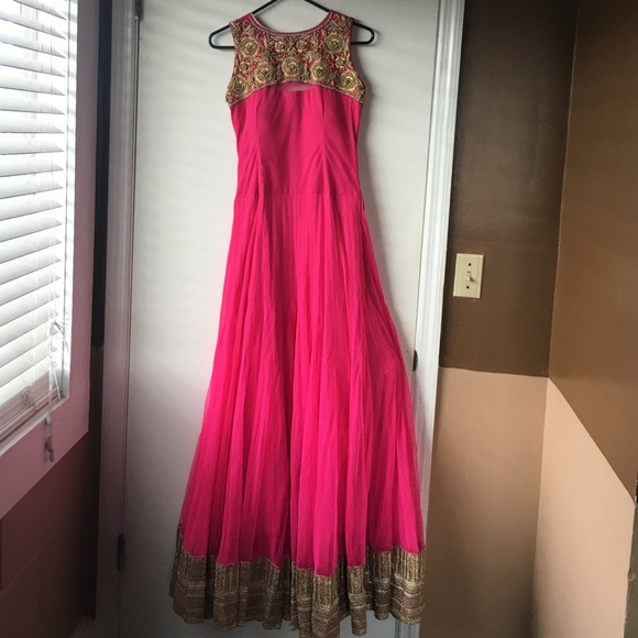 Gown (long dress) - Picture 2 of 4