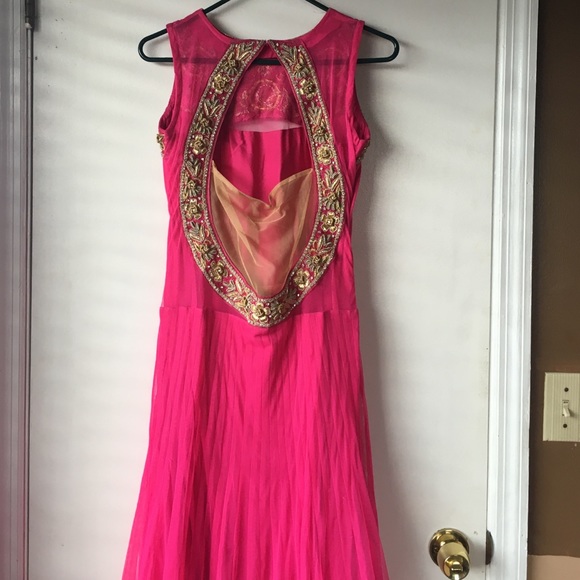 Gown (long dress) - Picture 3 of 4