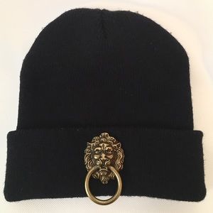 Lion Door Knocker Beanie