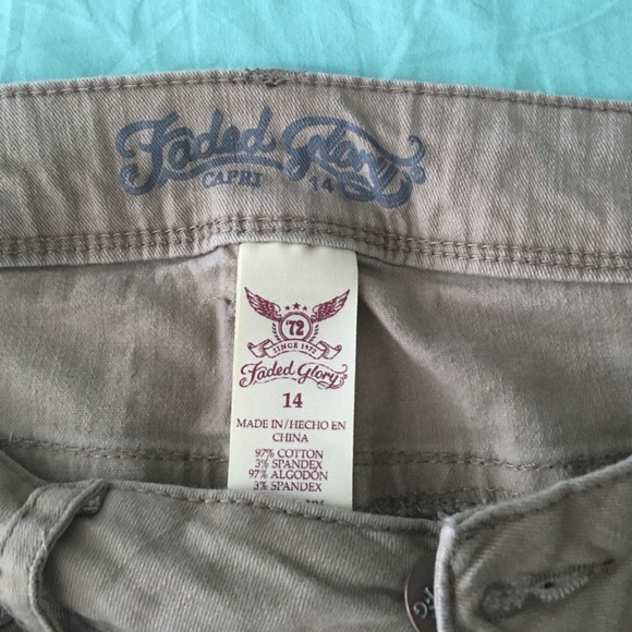 Beige Capris 🍂 - Picture 2 of 3