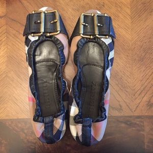 💯 Authentic Burberry Double-Buckle Flats