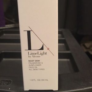Limelight by Alcone Must Dew Face oil