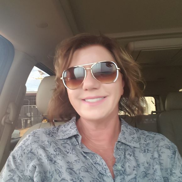 Meet your Posher, Tracey - Picture 1 of 1