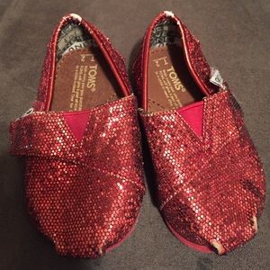 Tiny toddler toms