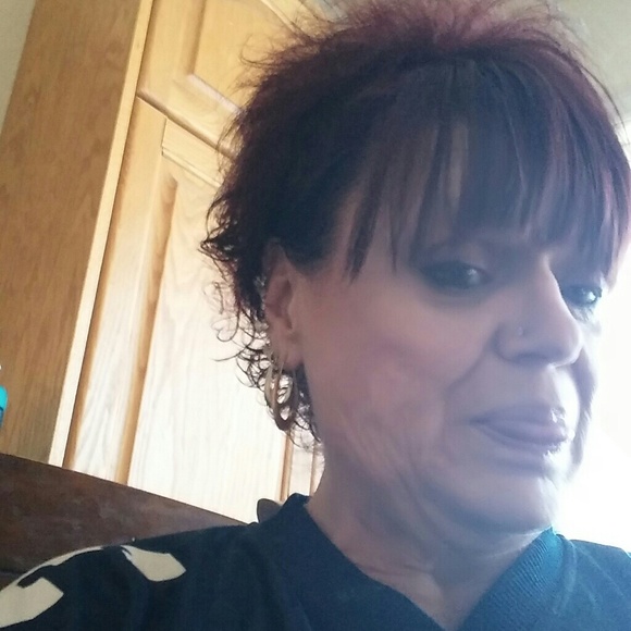 Meet your Posher, Kristie - Picture 2 of 2