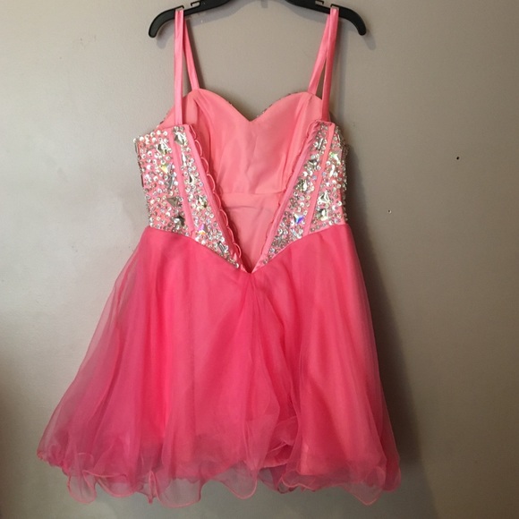 PINK HOMECOMING DRESS - Picture 2 of 2