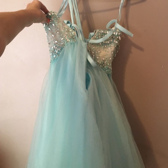 LIGH BLUE HOMECOMING DRESS!! - Picture 3 of 4