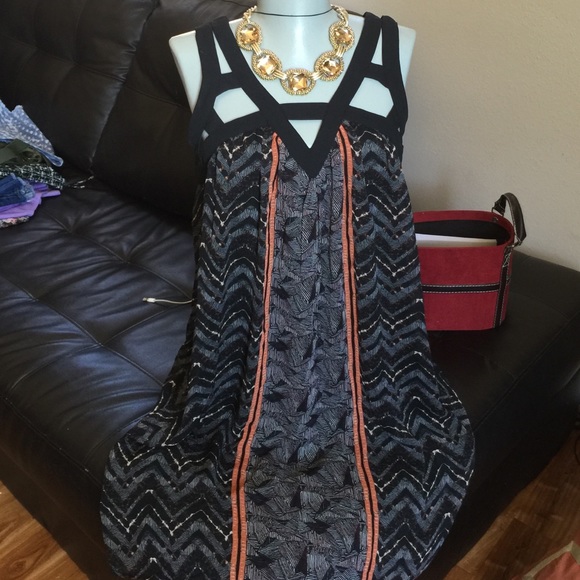 Beautiful Chevron Sleeveless Dress (Black Dress)