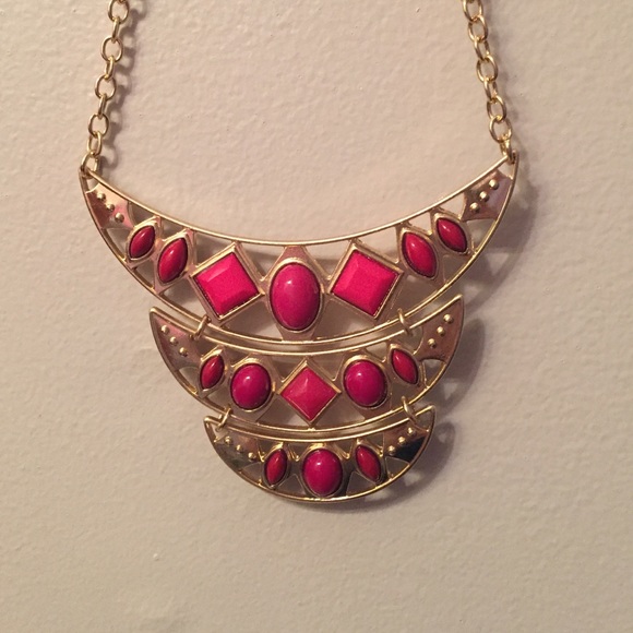 😍25% off 2+😍Hot pink statement necklace