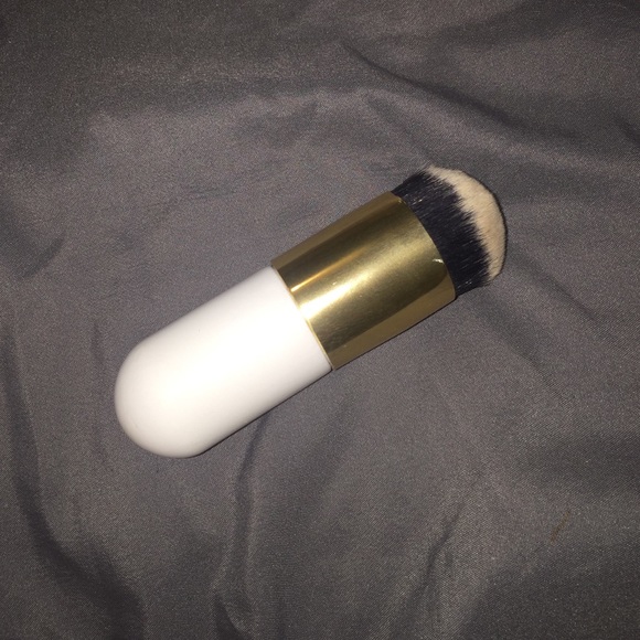 foundation brush