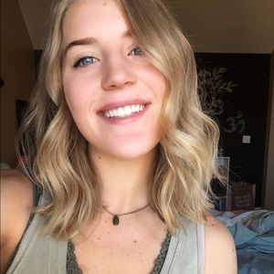 Meet your Posher, Courtney