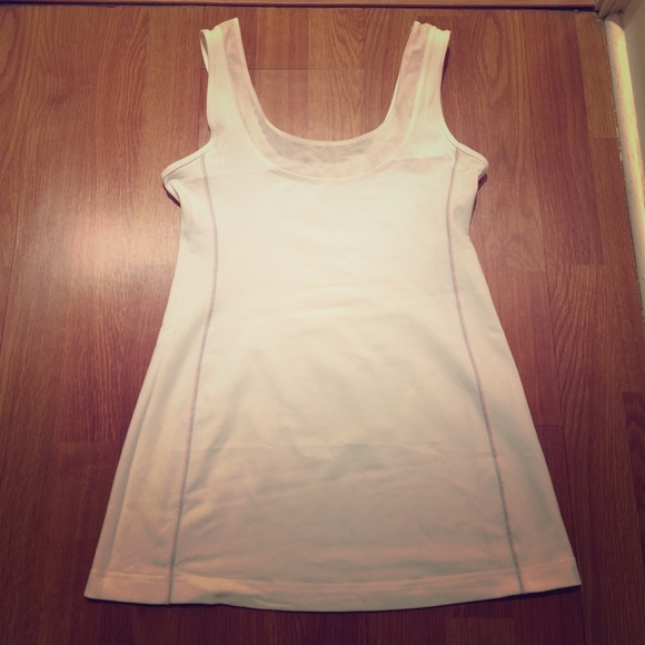 Very Fun White Basic Tank - image 1