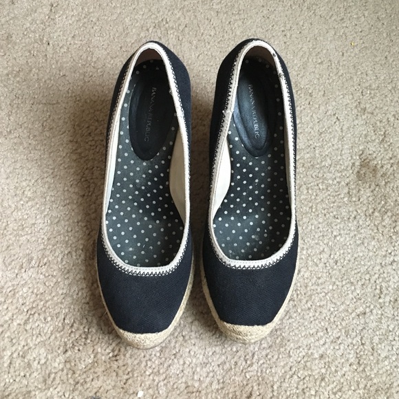 Banana Republic Black Wedges
