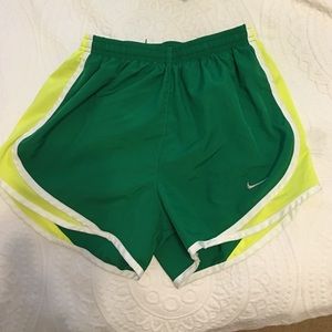XS Nike shorts!