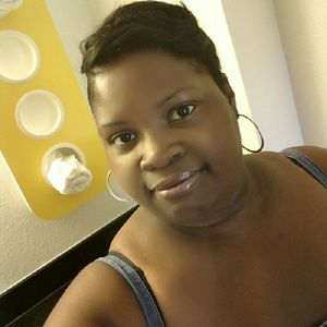 Meet your Posher, Robina