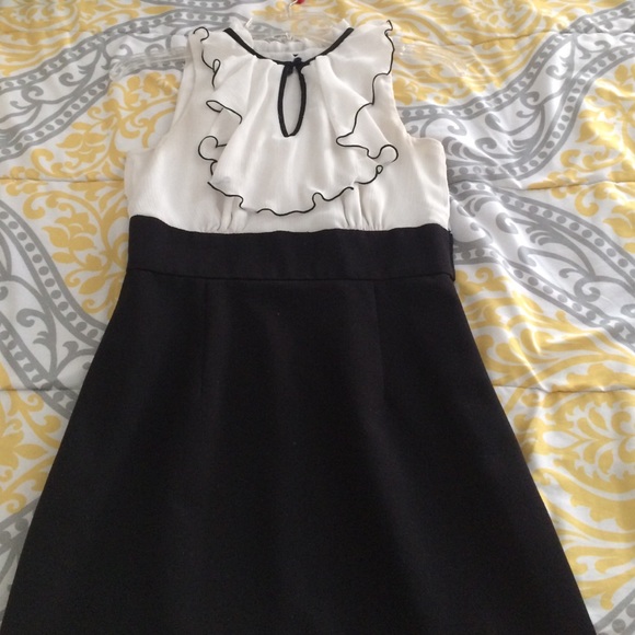 B• Wear Dress