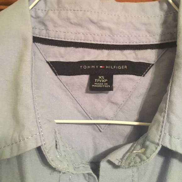 Tommy Hilfiger button down - Picture 3 of 3