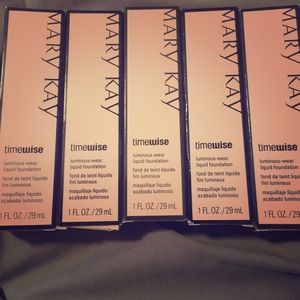 Luminous Wear Liquid Foundation