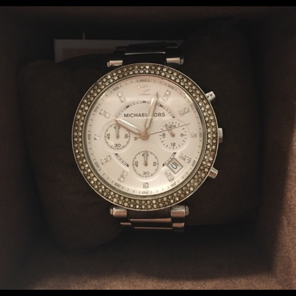 Michael Kors Silver Watch - Picture 1 of 2