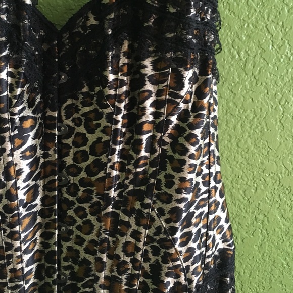Leopard Corset - Picture 2 of 3