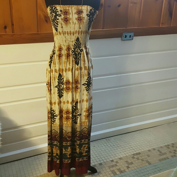 SOLD 🎉LOWER PRICE🎉 Beautiful long maxi dress. - Picture 2 of 4