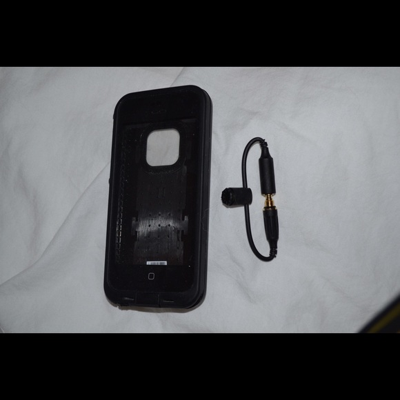IPhone 5/5s/5se Black Lifeproof Case